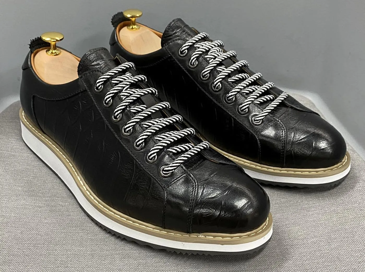 Santimon Mens Shoes Fashion Casual Sneakers for Men Comfort Walking Shoes Modern Breathable Genunie Leather Flat Sneaker Crocodile Embossed Derby
