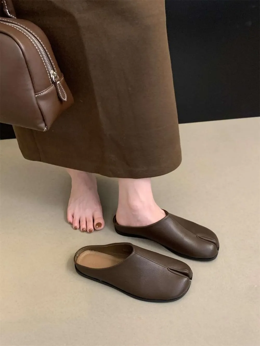 Split Toe Tabi Shoes Women Mules Slip on Loafers Casual House Slippers Office Business Retro Trendy Lightweight Leather Round Toes Non Slip Platform Dressy Backless Tennis Shoes Comfort Walking Slides